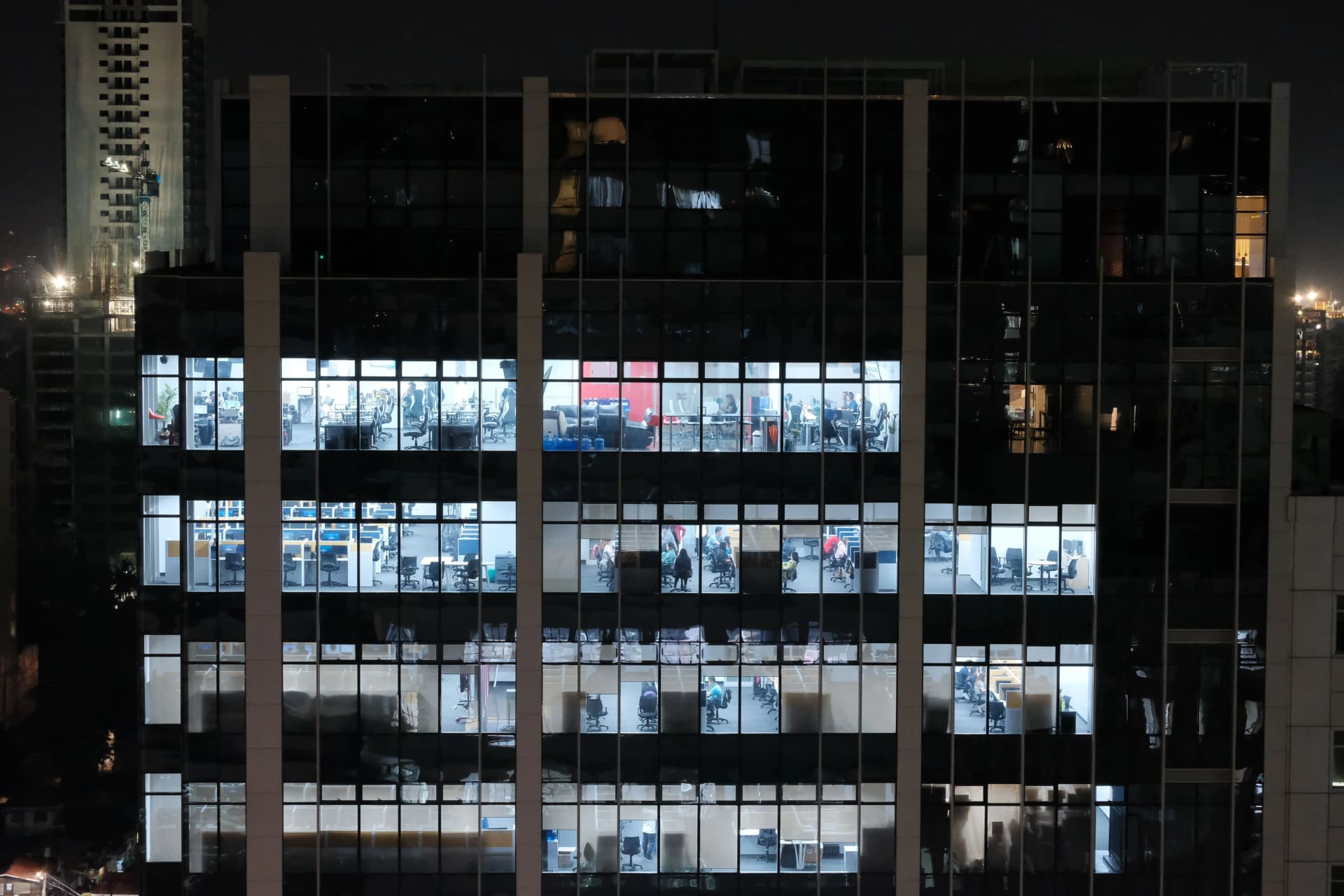 How to Hire Your First Employee in India Without an Entity